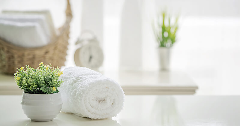 Toalha e elementos de um ambiente de spa